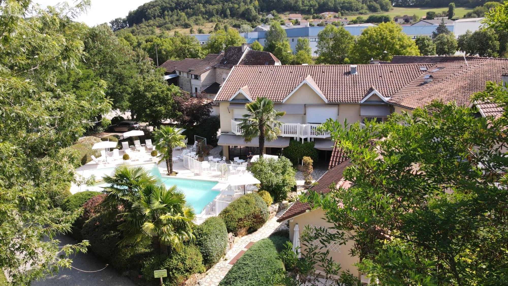 Logis Le Relais De Farrou - Hotel - Restaurant - Spa Villefranche-de-Rouergue Eksteriør bilde